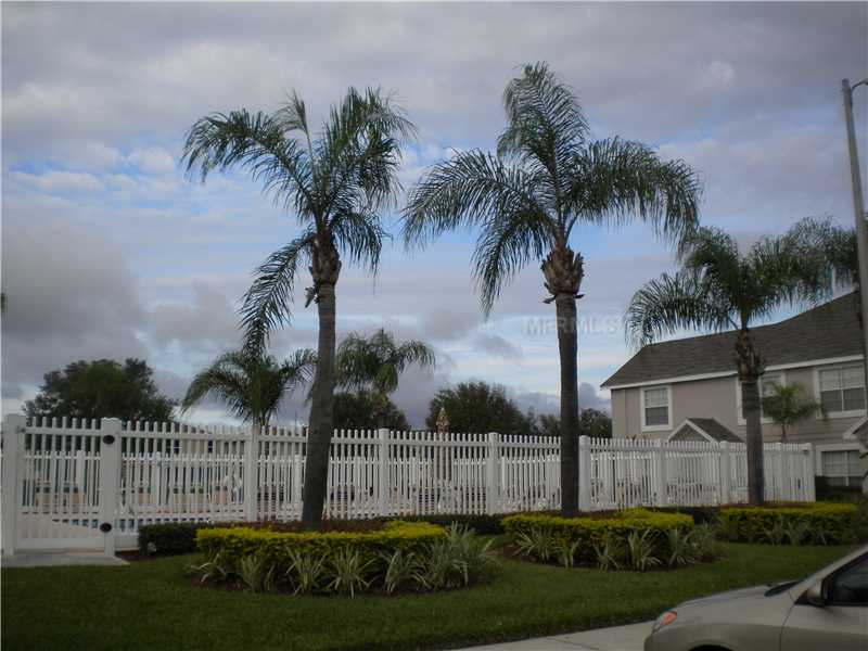 Property Photo: 556 Kensington Lake Circle FL 33511