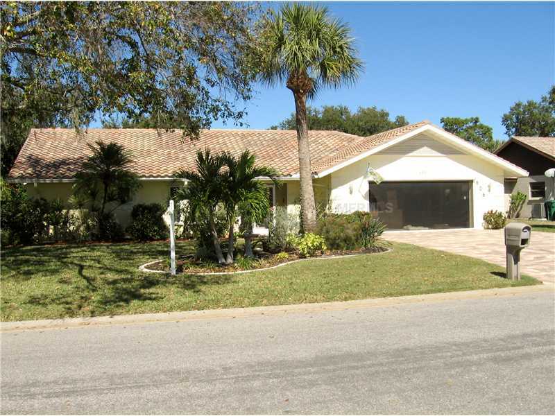 Property Photo:  606 Pineneedle Lane  FL 34223 