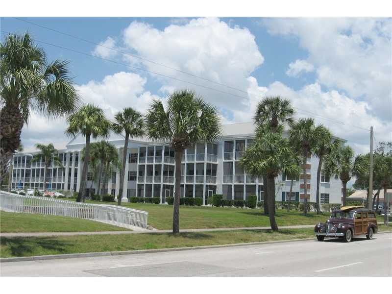 Property Photo:  100 The Esplanade N 206  FL 34285 