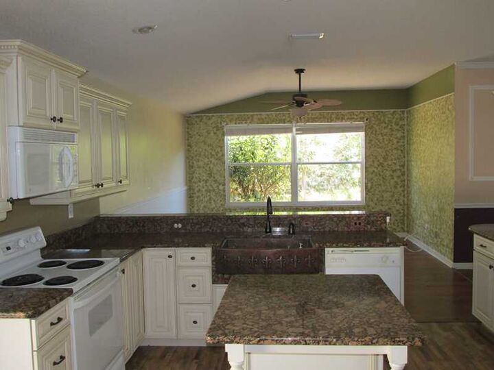Property Photo:  264 Fareham Drive  FL 34293 