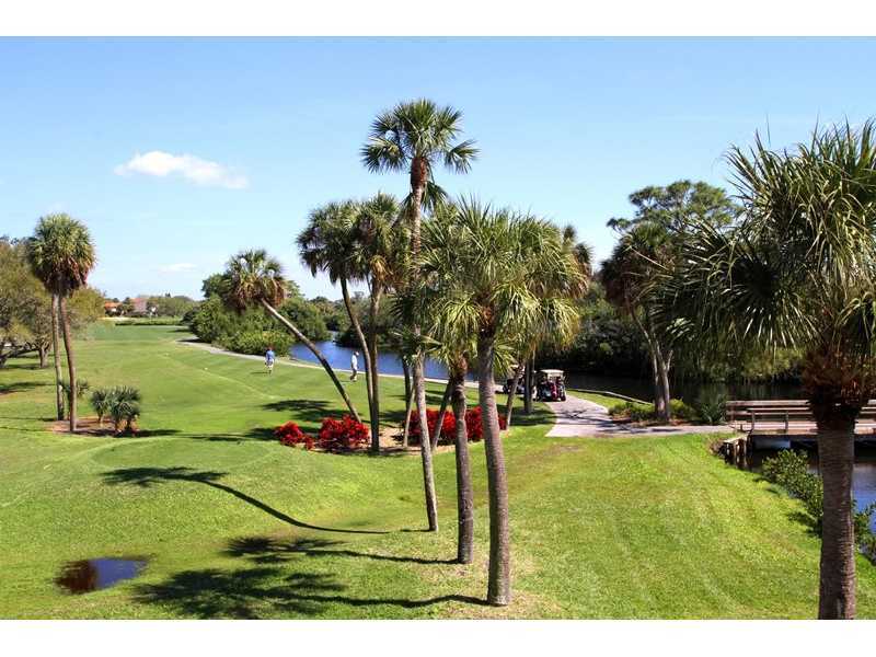 Property Photo: 1610 Royal Palm Dr S B FL 33707