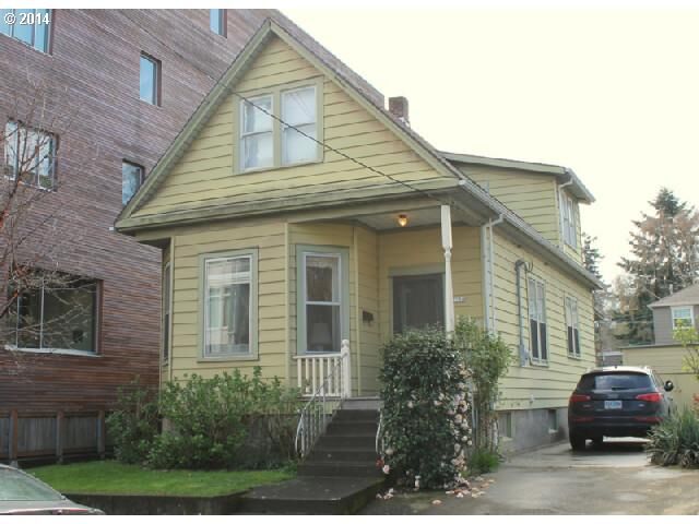Property Photo:  2550 NW Thurman St  OR 97210 