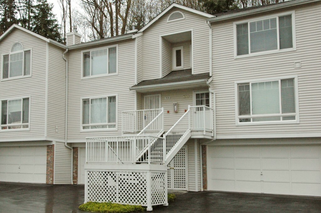 Property Photo:  7106 134th Ct SE G-4  WA 98059 