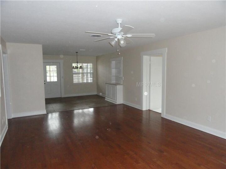 Property Photo: 116 E Palmetto Avenue FL 34737