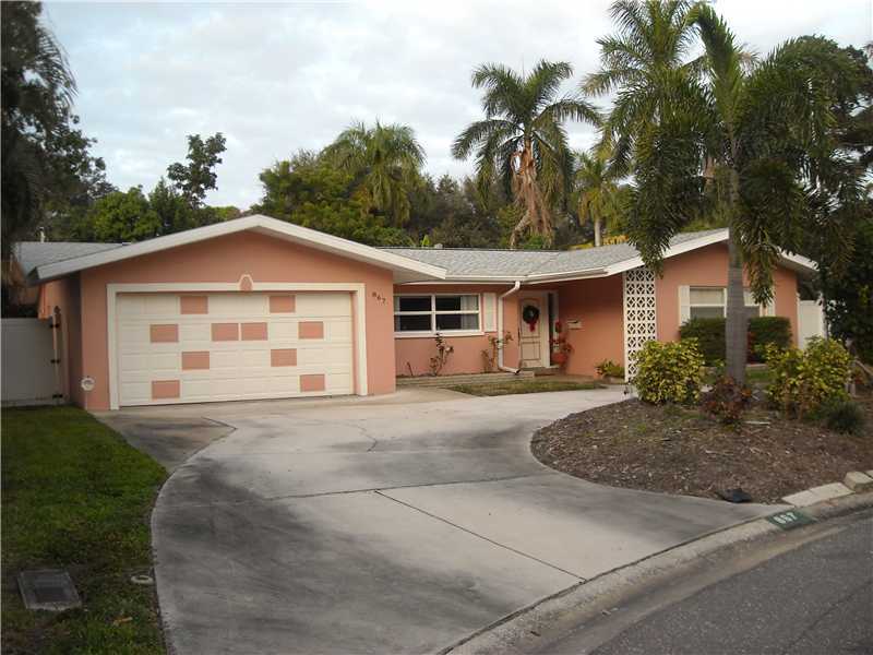 Property Photo:  867 Serpentine Drive S  FL 33705 