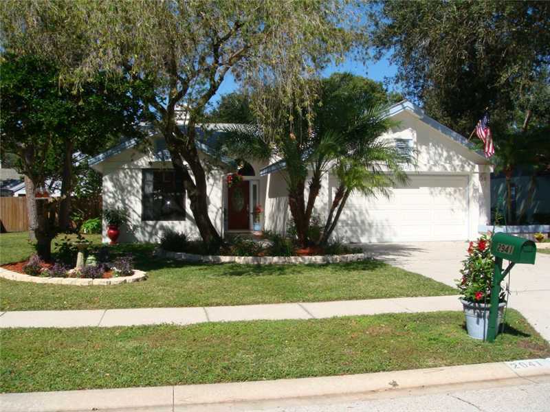 Property Photo:  2941 Longbrooke Way  FL 33760 