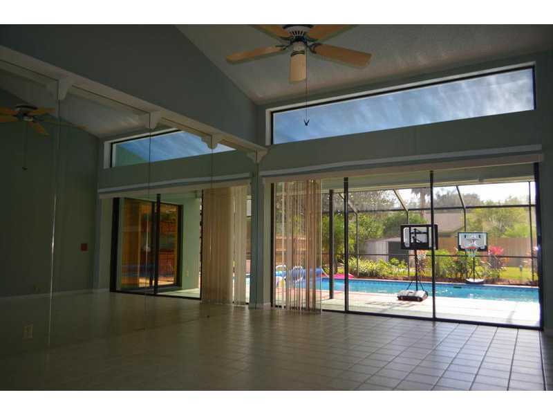 Property Photo:  2625 Bridle Drive  FL 33566 