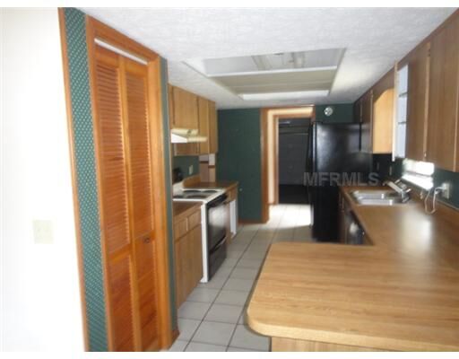 Property Photo:  704 Orchis Way  FL 33510 