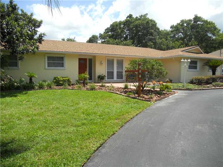 Property Photo:  109 Sandy Oaks Place  FL 32779 