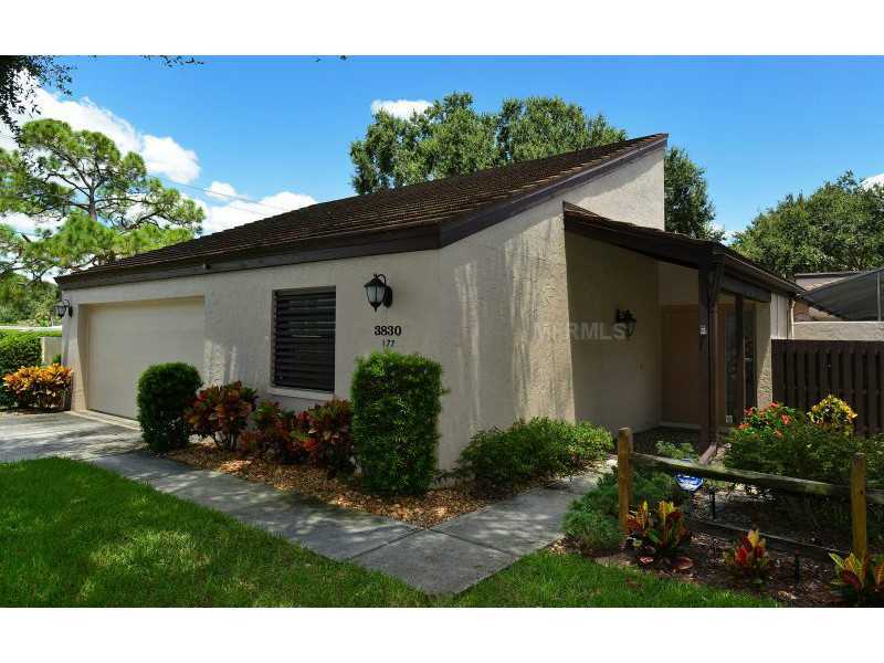Property Photo: 3830 Glen Oaks Manor Drive FL 34232
