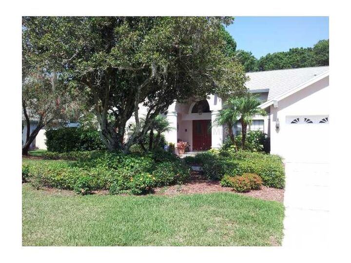 Property Photo:  16121 Vanderbilt Drive  FL 33556 