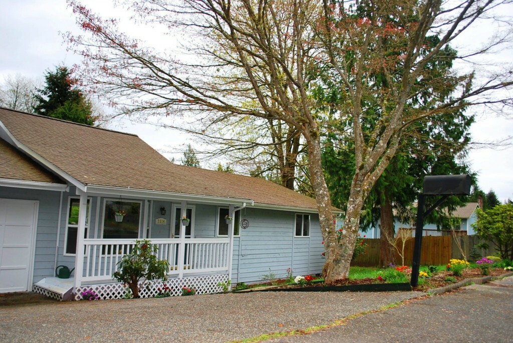 Property Photo:  7514 Bridge Place NE  WA 98311 