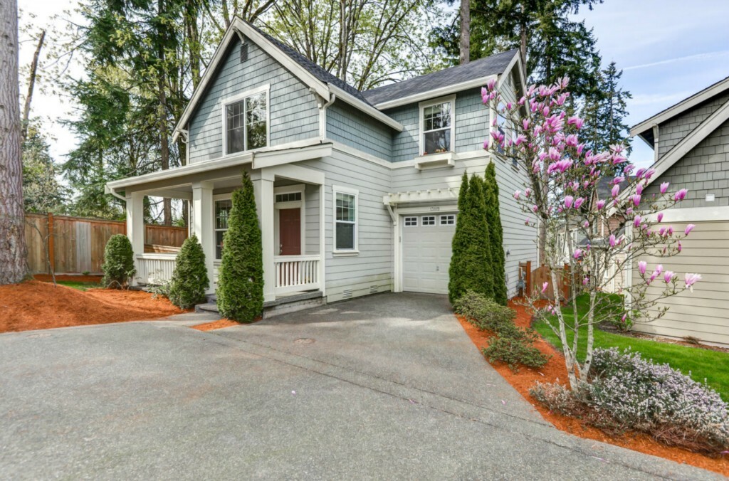 Property Photo: 13019 NE 97th St WA 98033