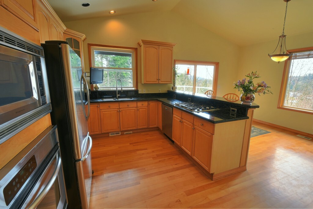 Property Photo:  1045 Kingsmill St  WA 98229 