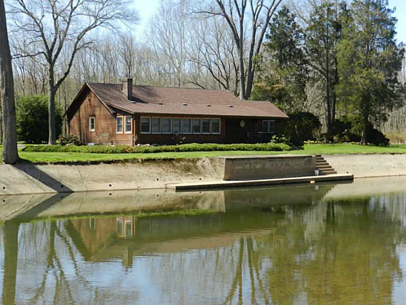 Property Photo:  2430 Sunrise Drive  PA 16105 