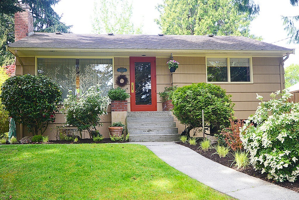 Property Photo:  11533 22nd Ave NE  WA 98125 