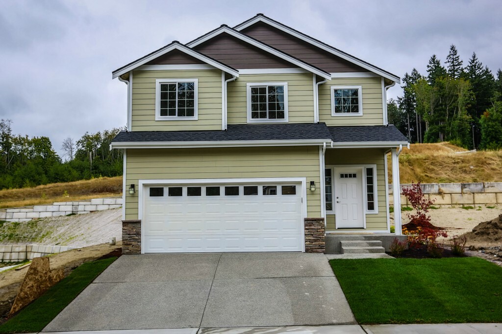 Property Photo:  779 Courage Ct SE  WA 98366 