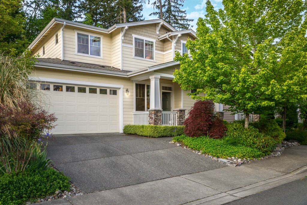 Property Photo: 24134 SE 20th St WA 98075