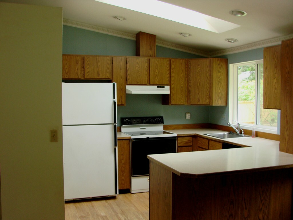 Property Photo: 18825 136th Ave NE WA 98072
