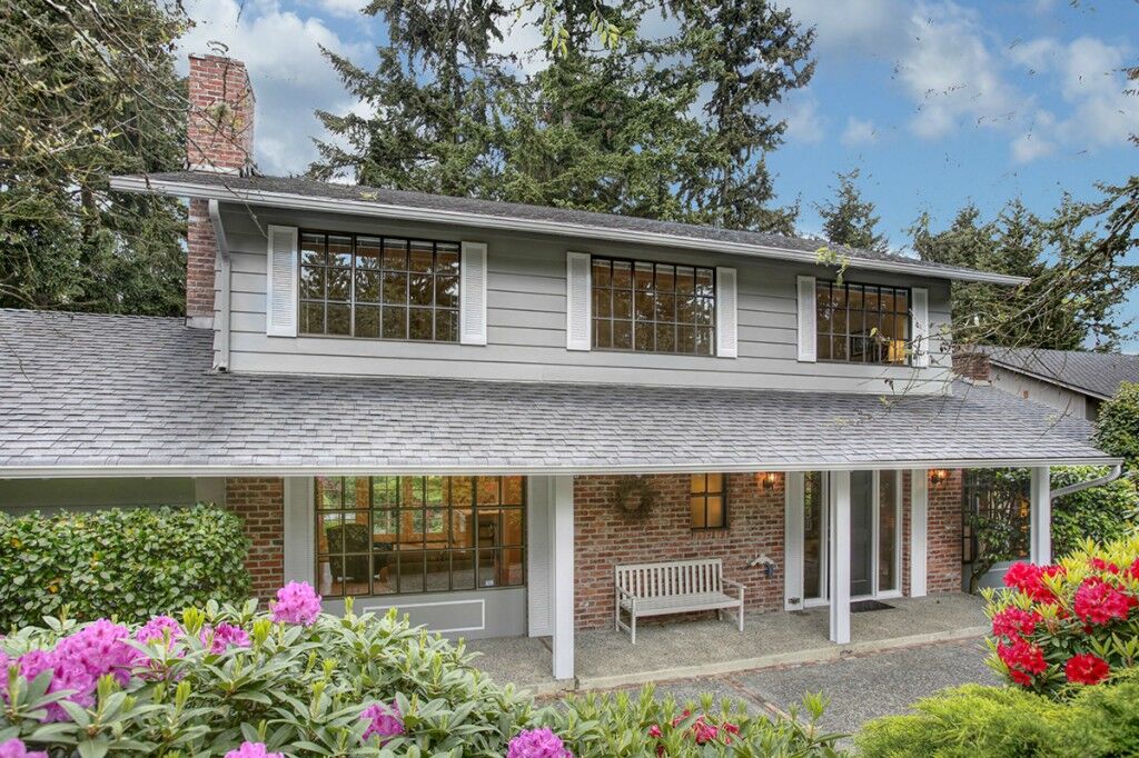 Property Photo:  7500 85th Ave SE  WA 98040 