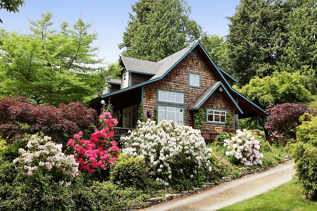 Property Photo: 3625 Fidalgo Dr WA 98236