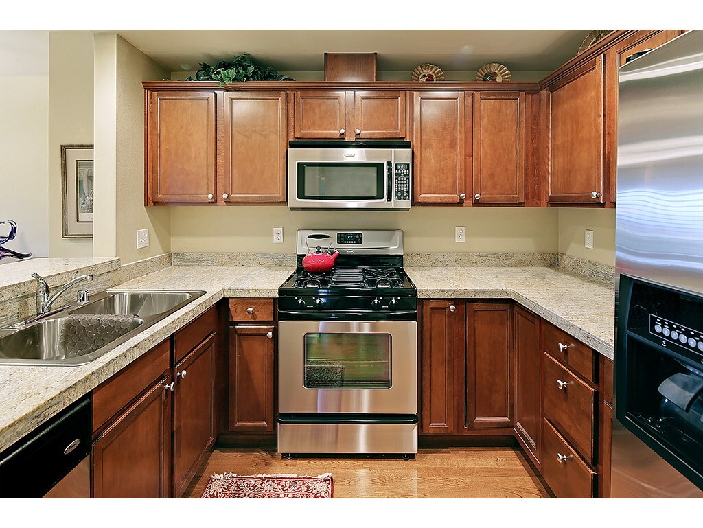 Property Photo: 3112 SW Avalon Wy 303 WA 98126