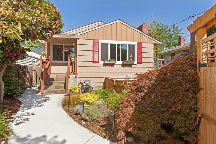Property Photo: 8812 Ashworth Ave N WA 98103