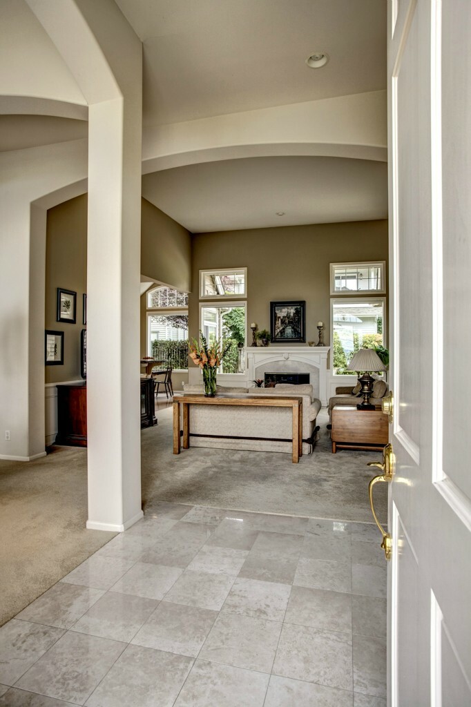 Property Photo: 8367 SE 30th St WA 98040