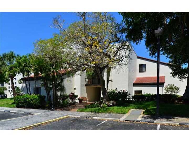 Property Photo: 2039 Gulf Of Mexico Drive 209 FL 34228