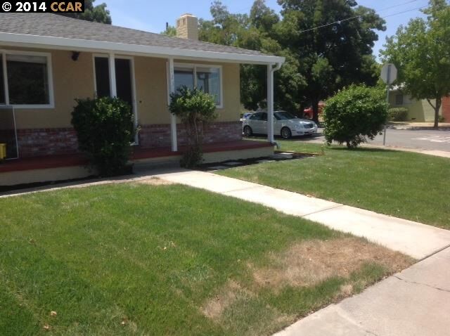 Property Photo:  123 W Leland Rd  CA 94565-4916 