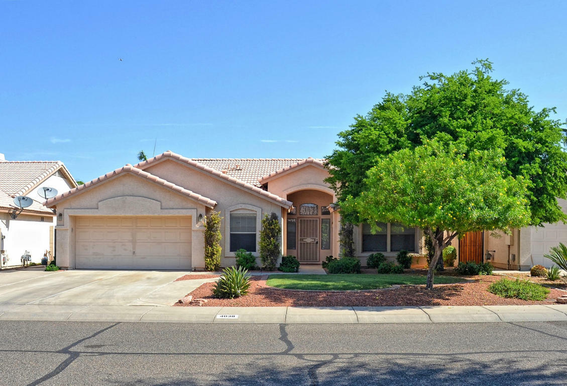 Property Photo: 4038 W Mohawk Lane AZ 85308