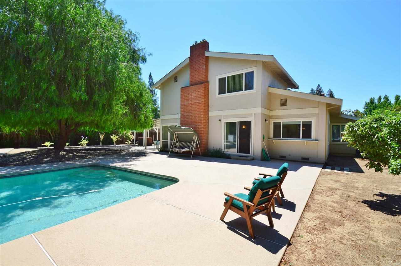 Property Photo:  3340 Newport Ct  CA 94598-3619 