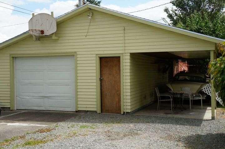 Property Photo: 1302 Virginia St WA 98273