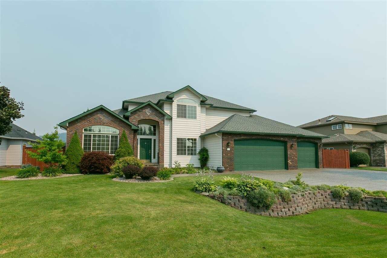 Property Photo:  810 N Stevenson Ct  WA 99019 