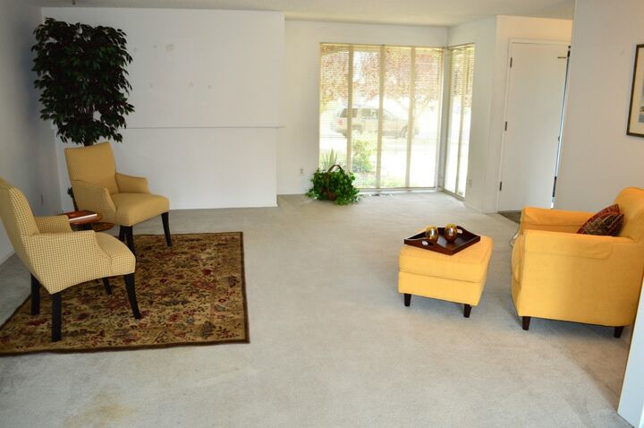 Property Photo: 1402 Elm St SE WA 98092