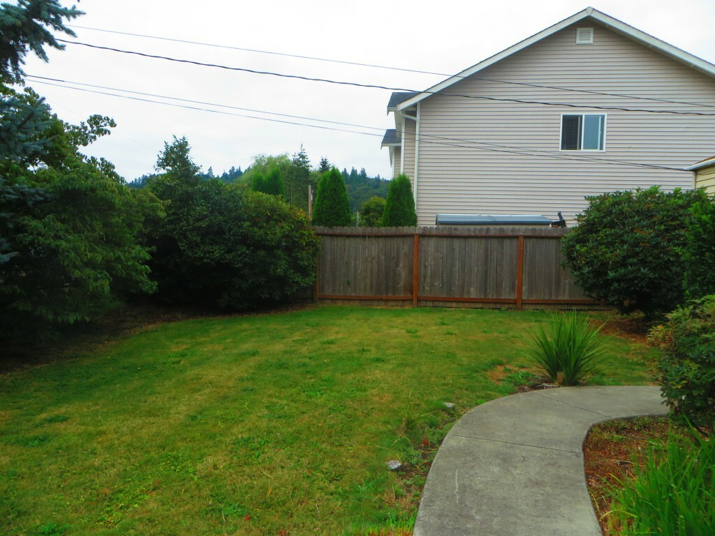 Property Photo:  331 5th Ave N  WA 98001 