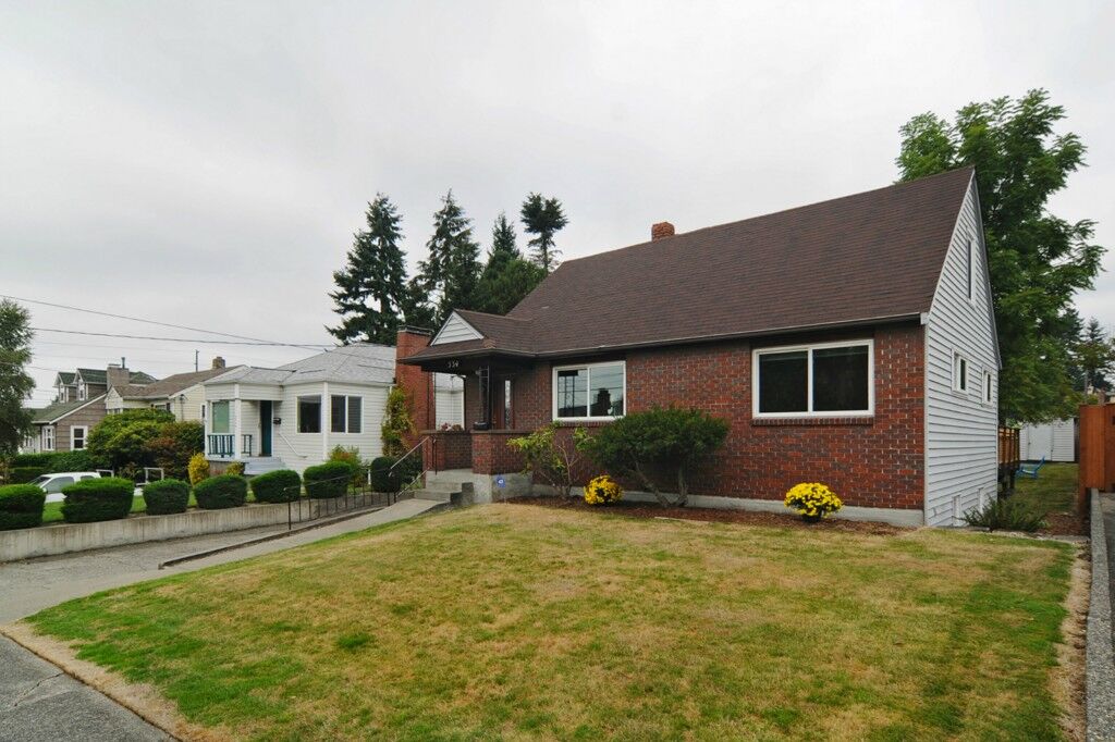 Property Photo: 534 NE 88th St WA 98115