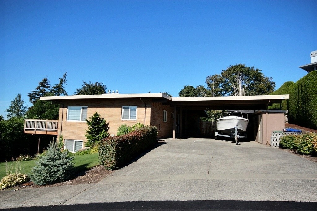 Property Photo:  158 Monterey Place NE  WA 98056 