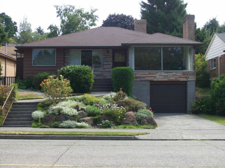 2830 32nd Avenue W  Seattle WA 98199 photo