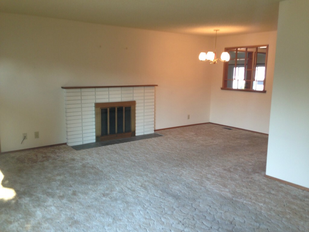 Property Photo: 10930 SE 181st St WA 98055