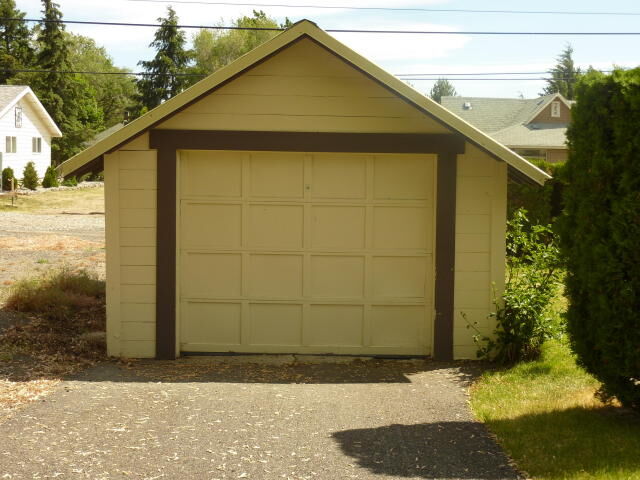 Property Photo:  316 W Locust  WA 98858 