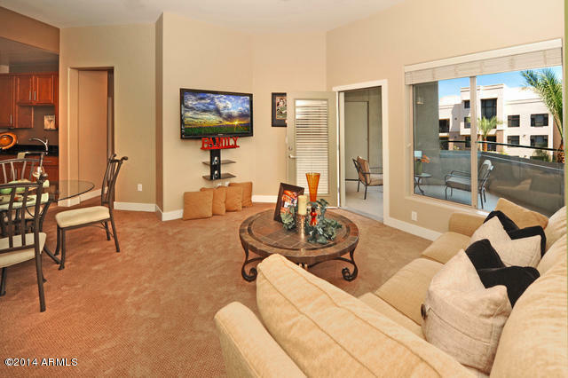 Property Photo:  945 E Playa Del Norte Drive 2012  AZ 85288 