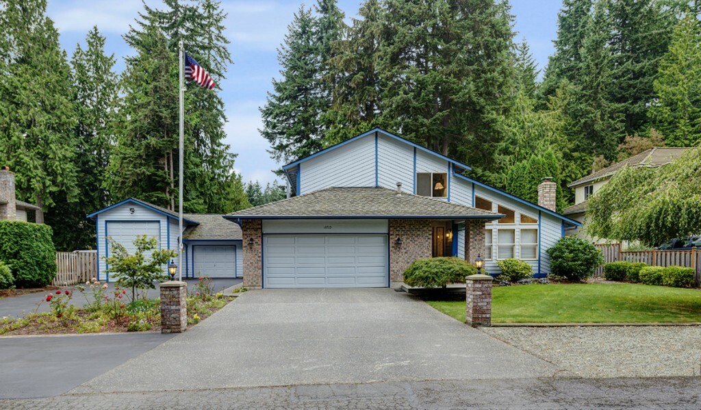 Property Photo: 13710 3rd Dr SE WA 98208