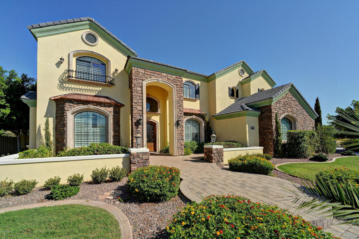 Property Photo: 6960 E Ivyglen Street AZ 85207