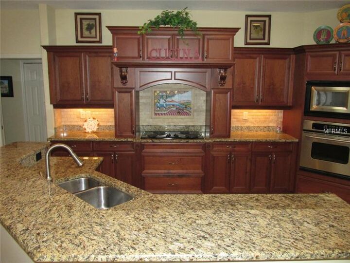 Property Photo:  326 Ponce De Leon Avenue  FL 34285 