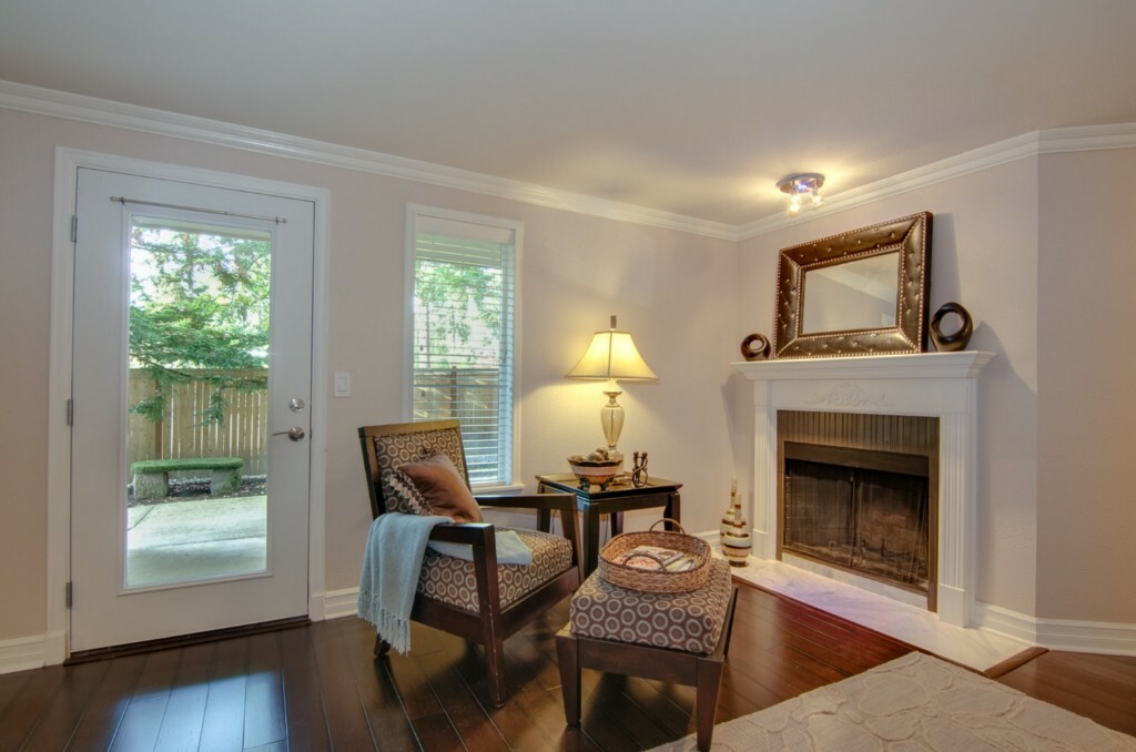 Property Photo: 4316 W Lake Sammamish Pkwy SE H103 WA 98027