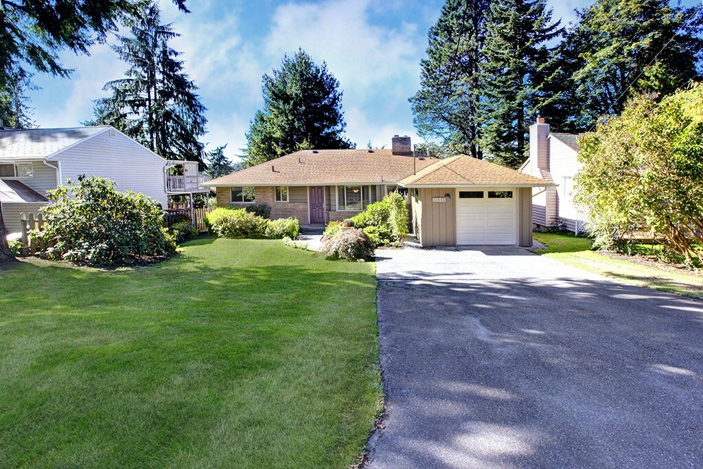 Property Photo:  11531 Bartlett Ave NE  WA 98125 