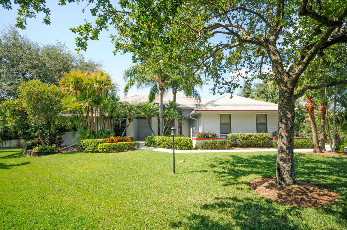 Property Photo:  18343 SE Ridgeview Court  FL 33469 