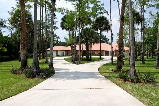 Property Photo: 12421 Areaca Drive FL 33414
