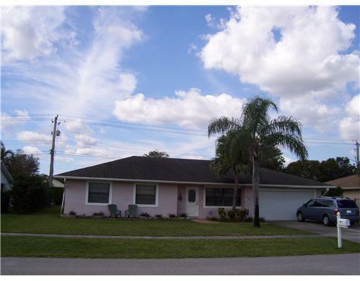 Property Photo: 1451 Wyndcliff Drive FL 33414